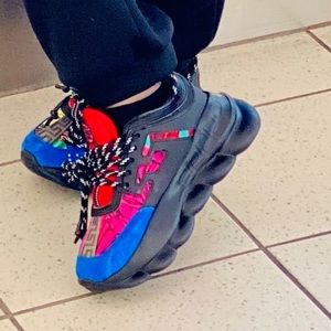 Selling These Versace Shoes 💕 It’s In Good Condition ✨